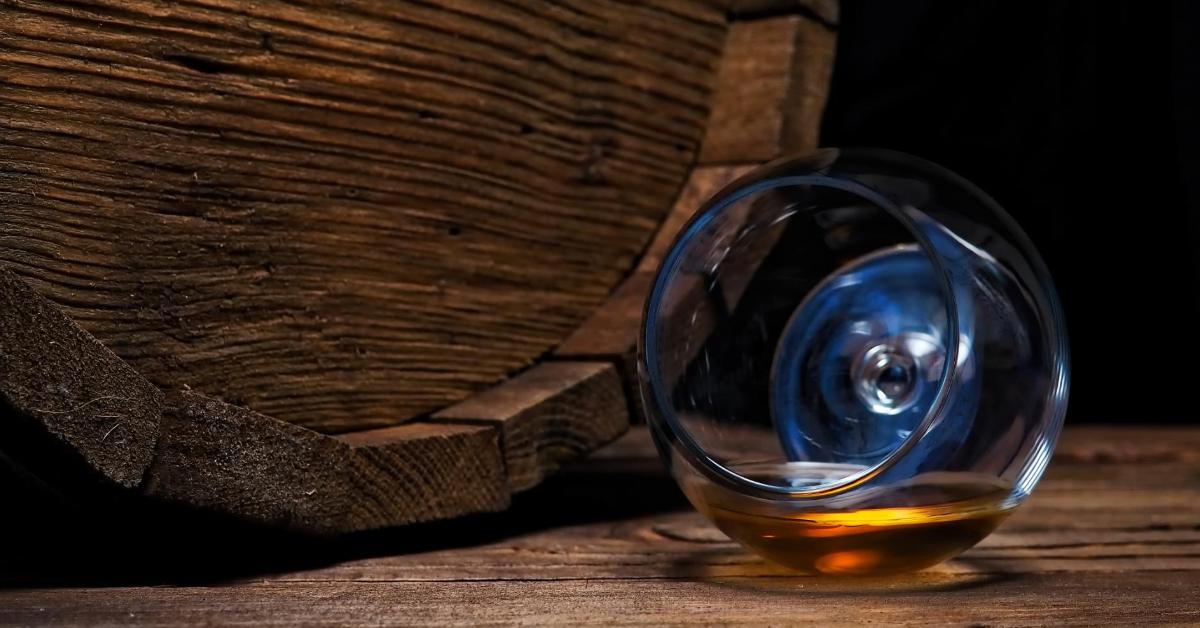 How to Drink Bourbon: Essential Tips for the Perfect Tasting Experience